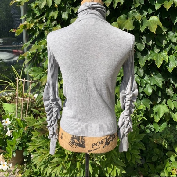 YOKI Gray Ruched Sleeve Turtleneck Sweater, M - Picture 3 of 7
